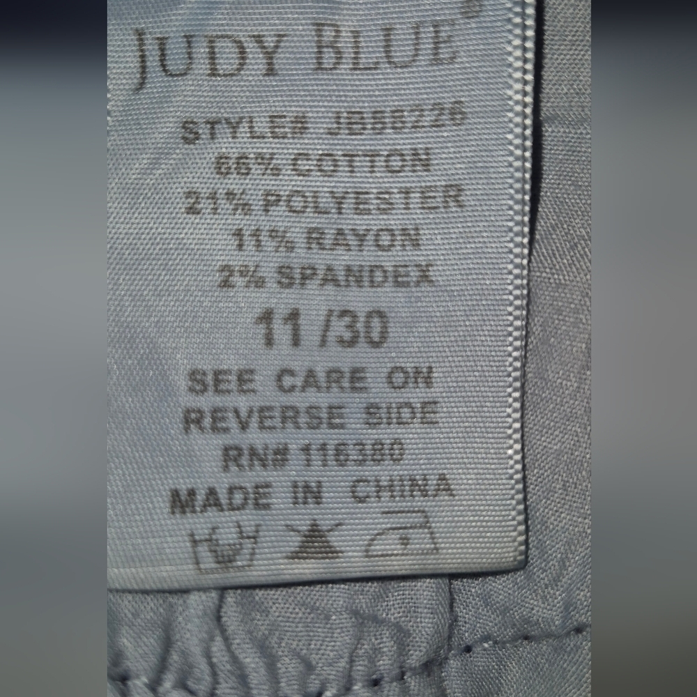 Judy Blue speckled relaxed fit skinny jeans - Picture 10 of 10